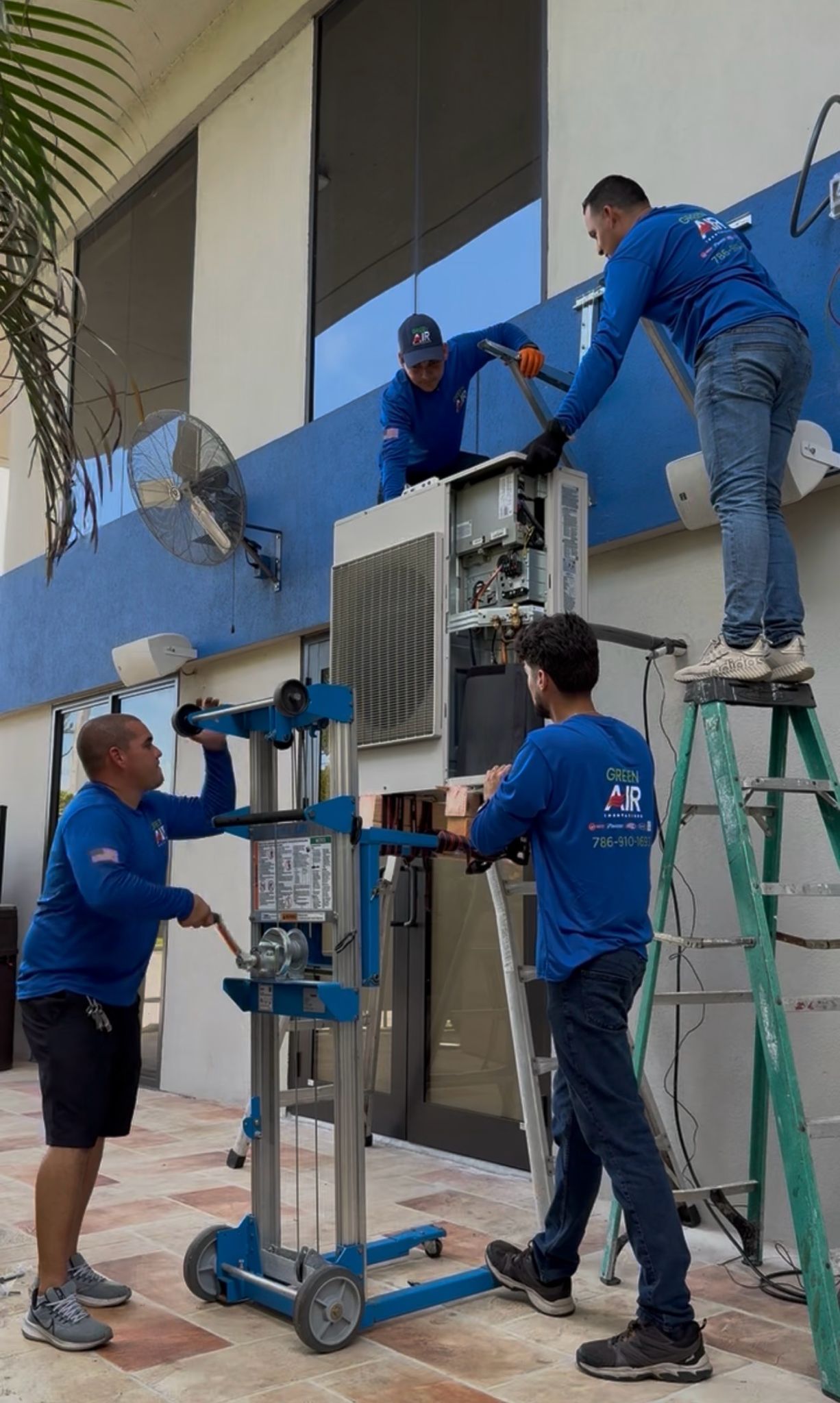 Storefront unit replacement — Doral, FL